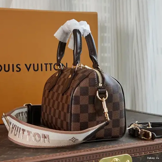 LOUIS 20 BANDOULIÈRE SPEEDY VUITTON 0322